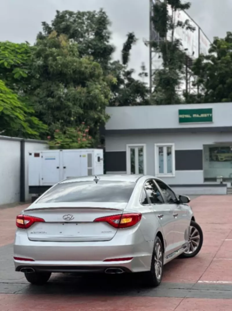 Hyundai Sonata   - 2016