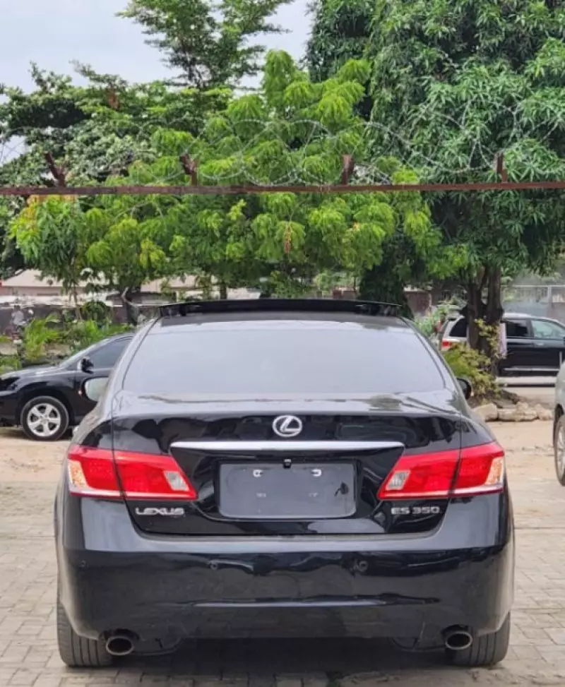 Lexus ES 350   - 2011