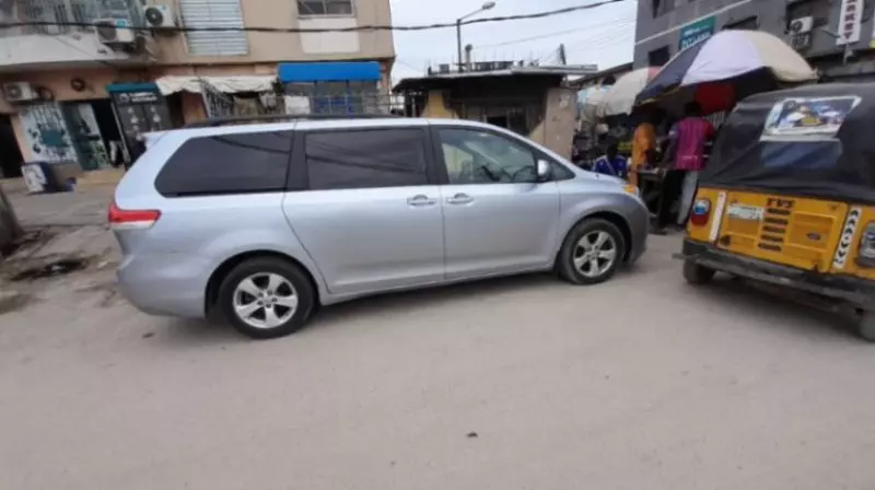 Toyota Sienna   - 2011