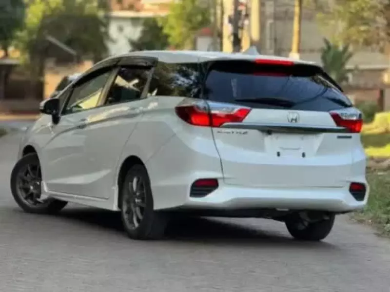 Honda Fit shuttle