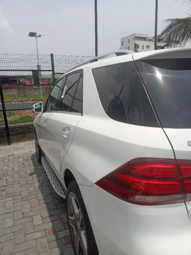 Mercedes-Benz GLE-Class   - 2017