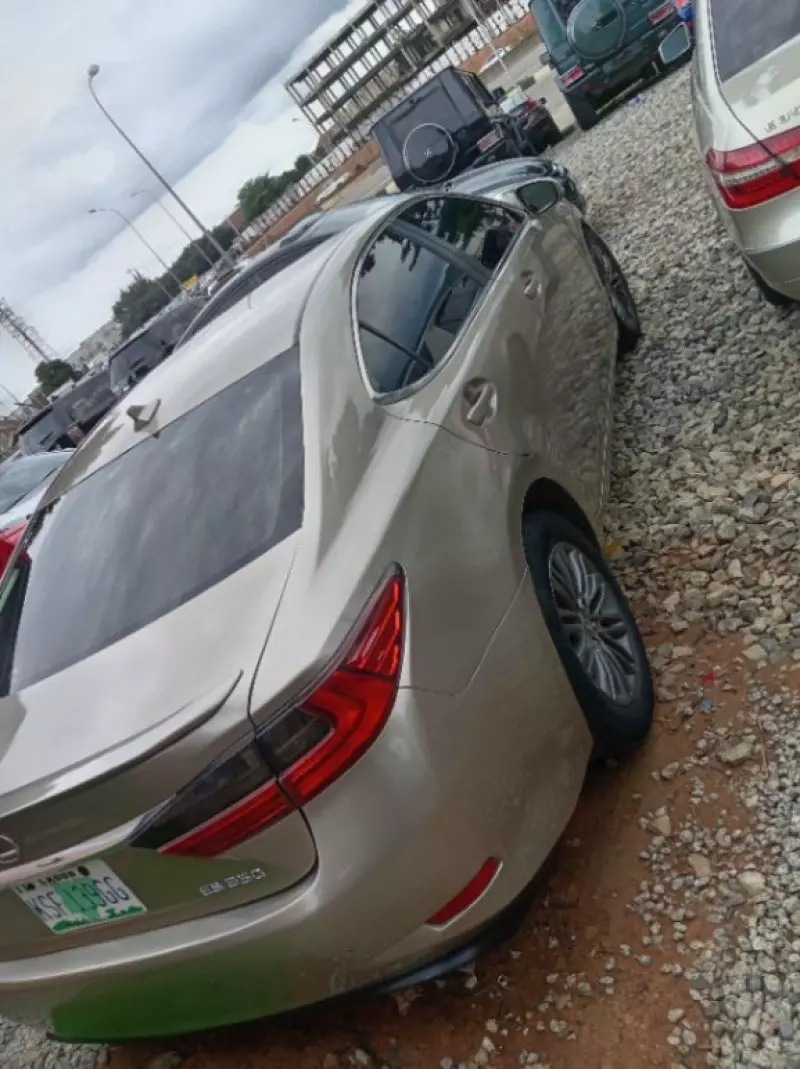 Lexus ES 350   - 2014