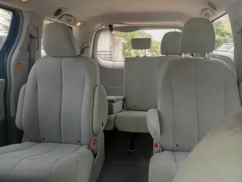 Toyota Sienna   - 2011