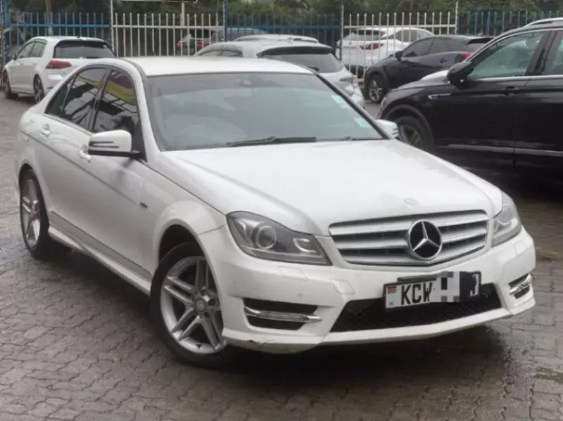 Mercedes-Benz C 200   - 2013