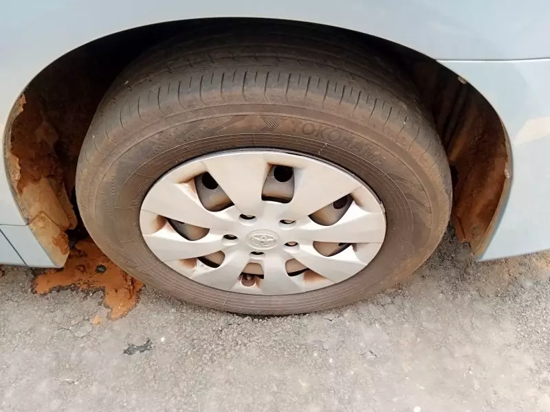 Toyota Noah   - 2012