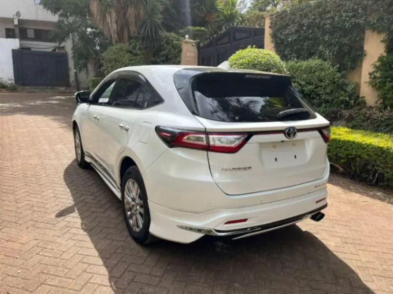 Toyota Harrier   - 2018