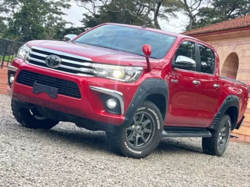 Toyota Hilux   - 2018