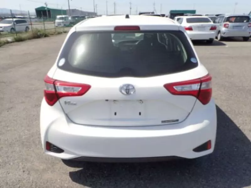Toyota Vitz   - 2018