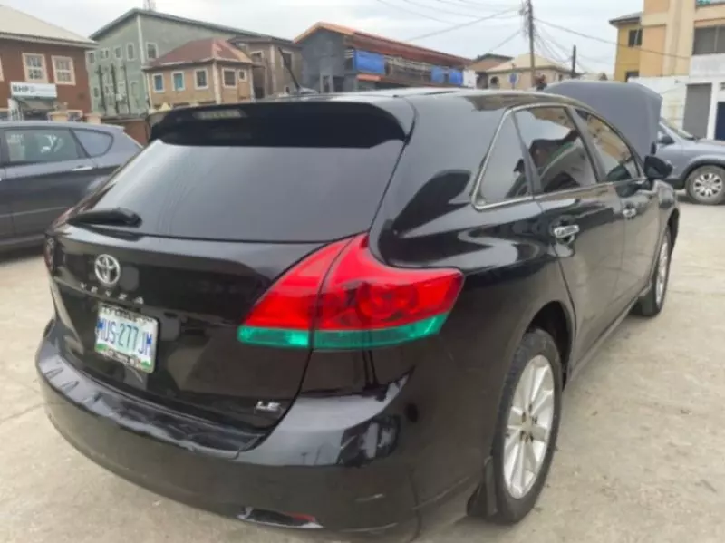 Toyota Venza   - 2012