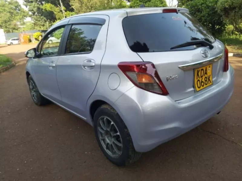 Toyota Vitz   - 2014