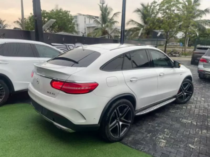 Mercedes-Benz GLE-Class   - 2017