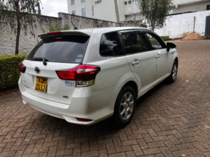 Toyota Fielder    - 2017