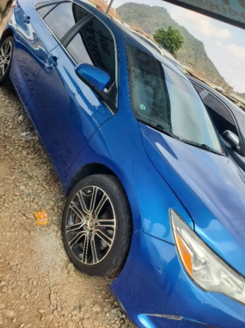 Toyota camry   - 2016