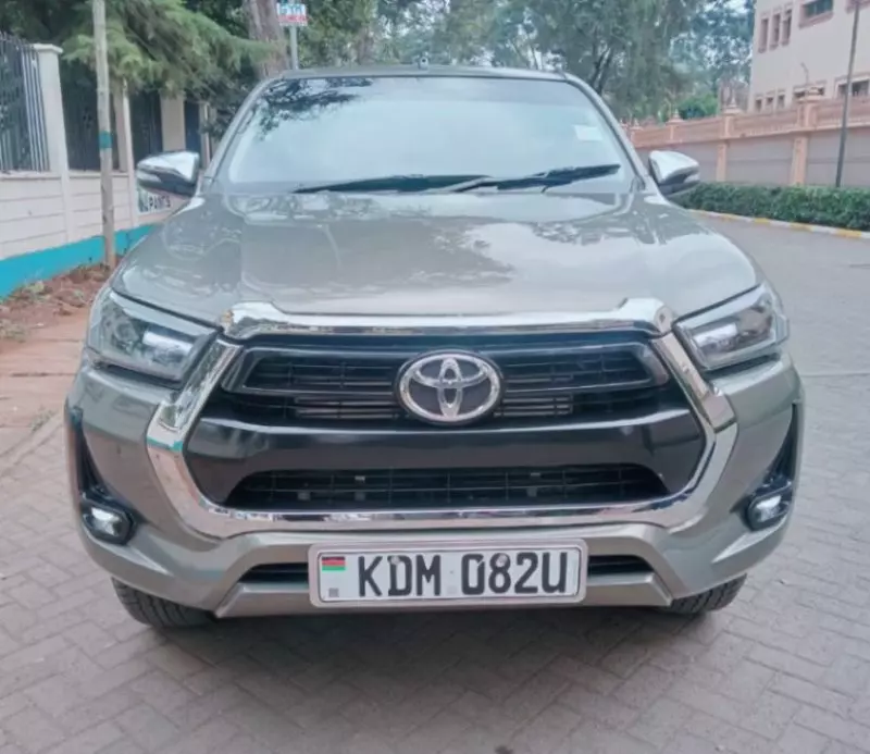 Toyota Hilux   - 2024