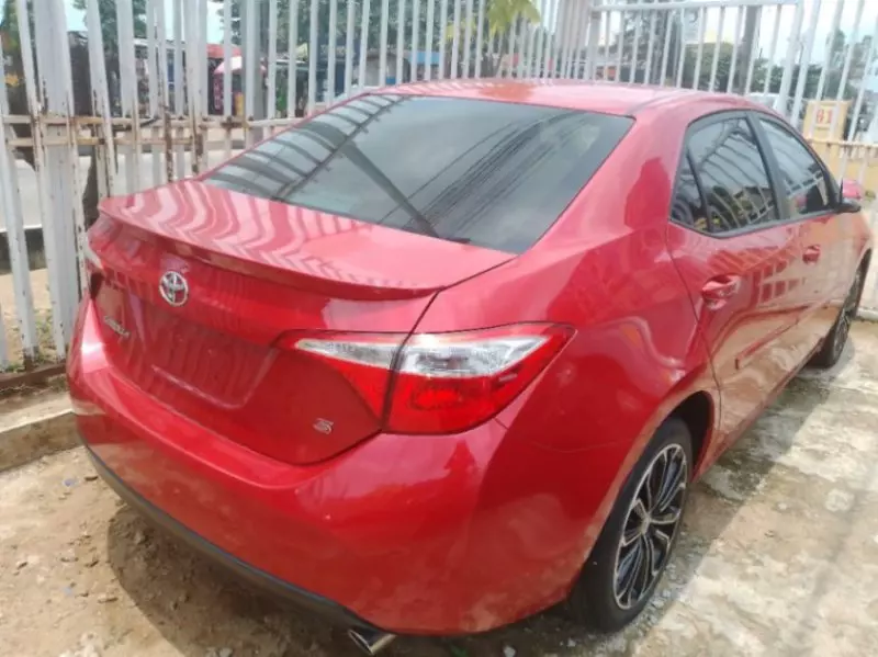 Toyota Corolla   - 2014