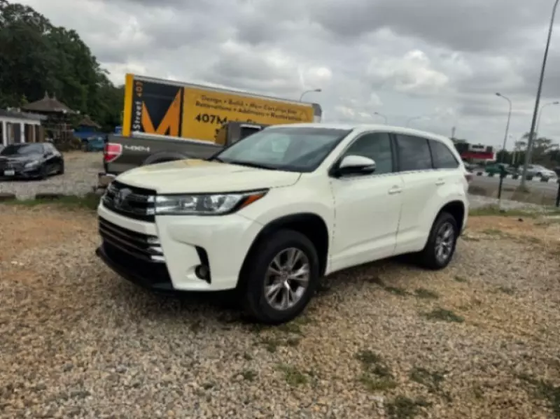 Toyota Highlander   - 2016