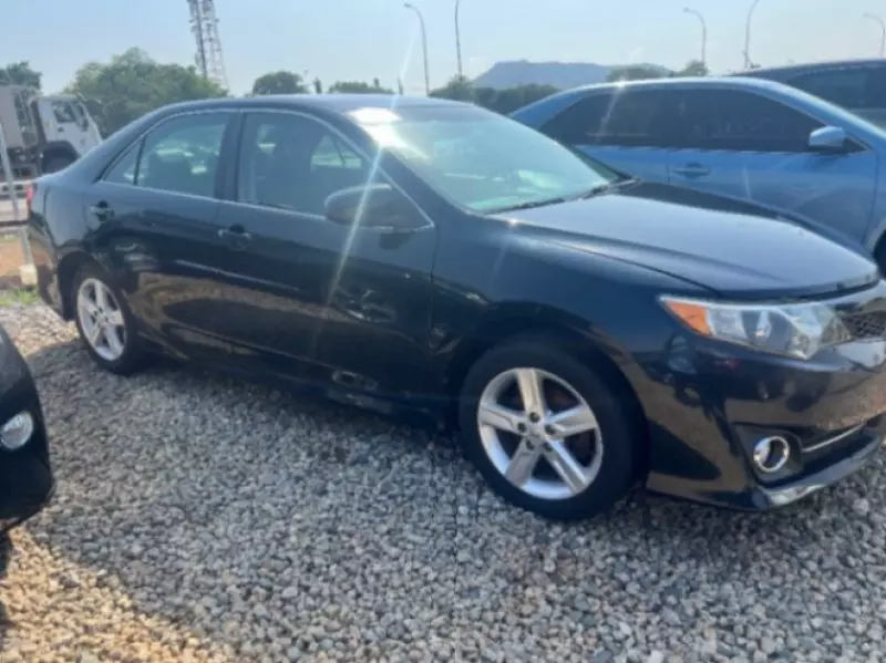 Toyota Camry   - 2012