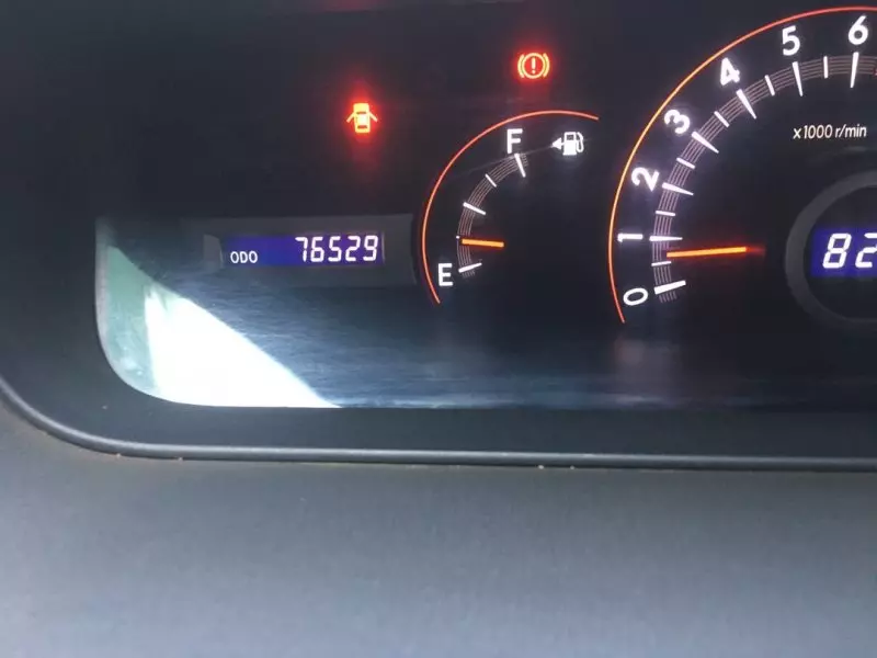 Toyota Noah   - 2009