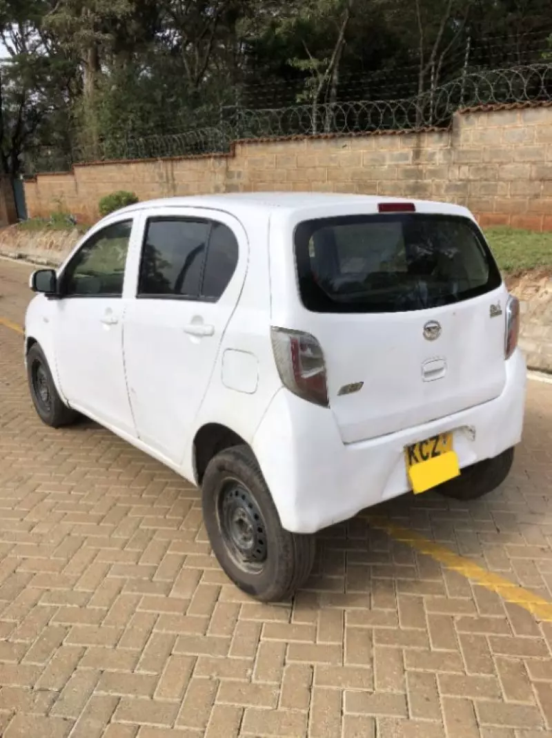 Daihatsu Mira - 2012