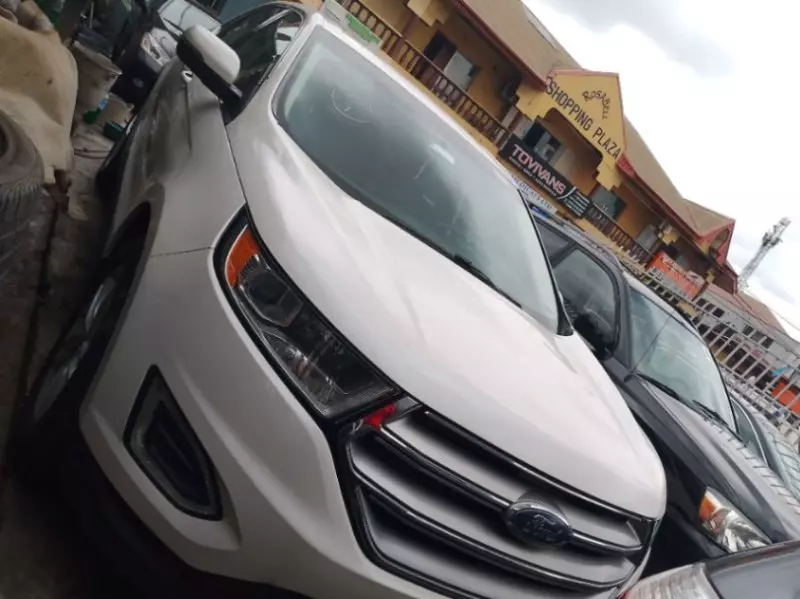 Ford Edge   - 2015