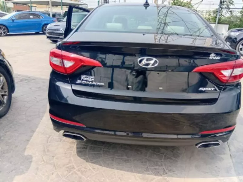 Hyundai Sonata   - 2015