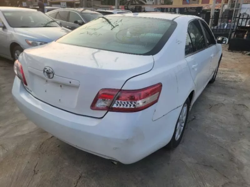 Toyota Camry   - 2010