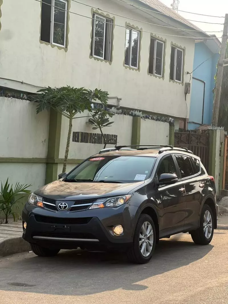 Toyota RAV 4   - 2015