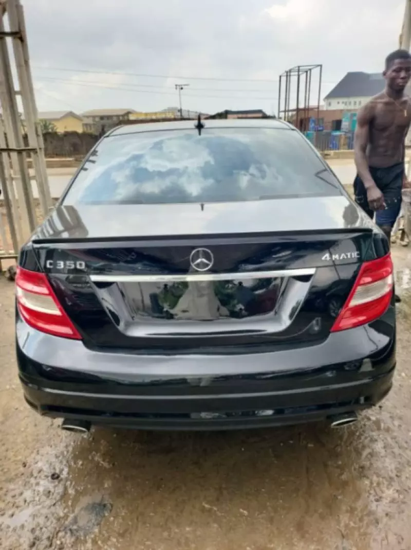 Mercedes-Benz C 300   - 2011