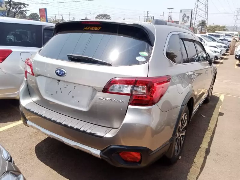 Subaru Outback   - 2016