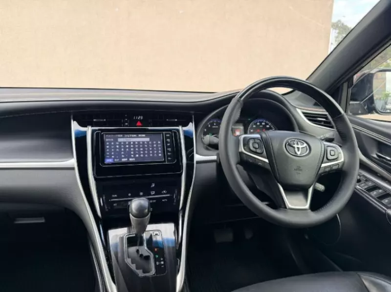 Toyota Harrier   - 2020