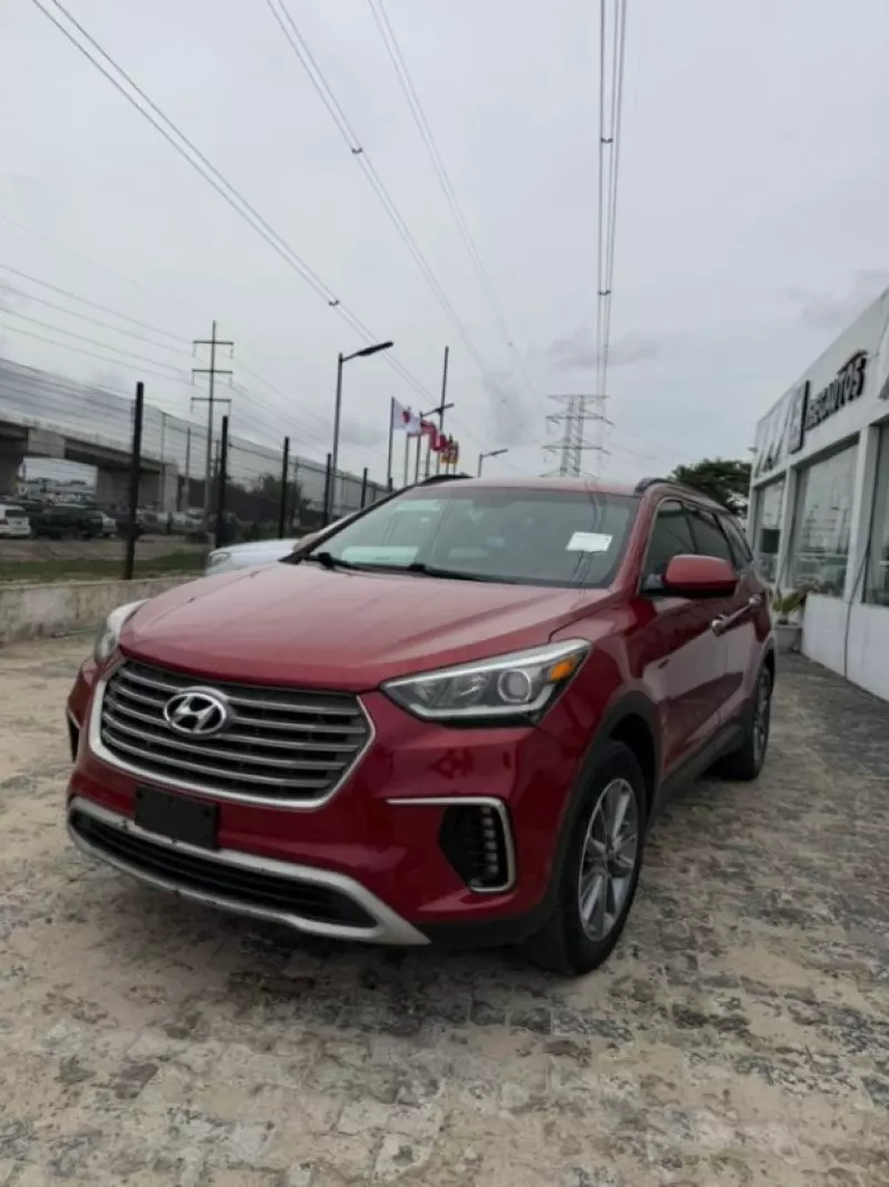 Hyundai Santa Fe   - 2017
