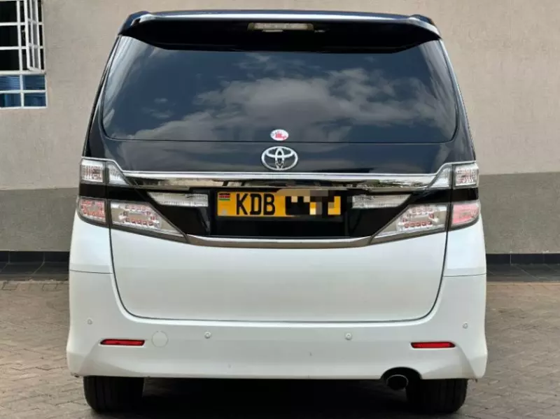 Toyota Vellfire    - 2014