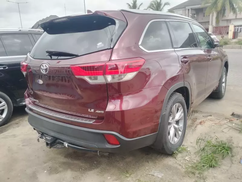 Toyota Highlander   - 2015