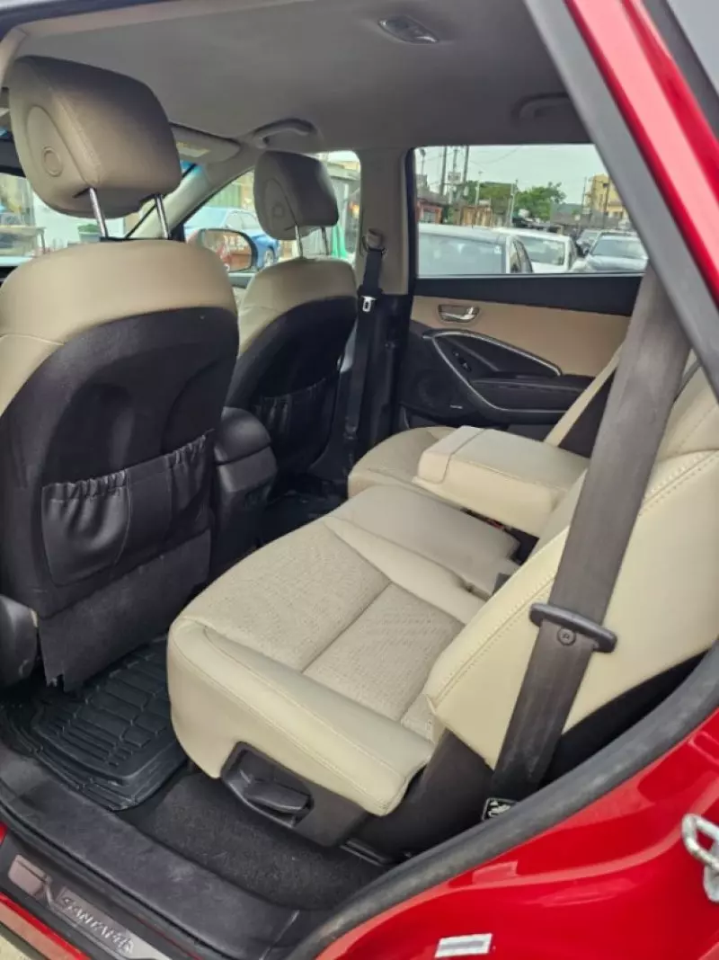 Hyundai Santa Fe   - 2013