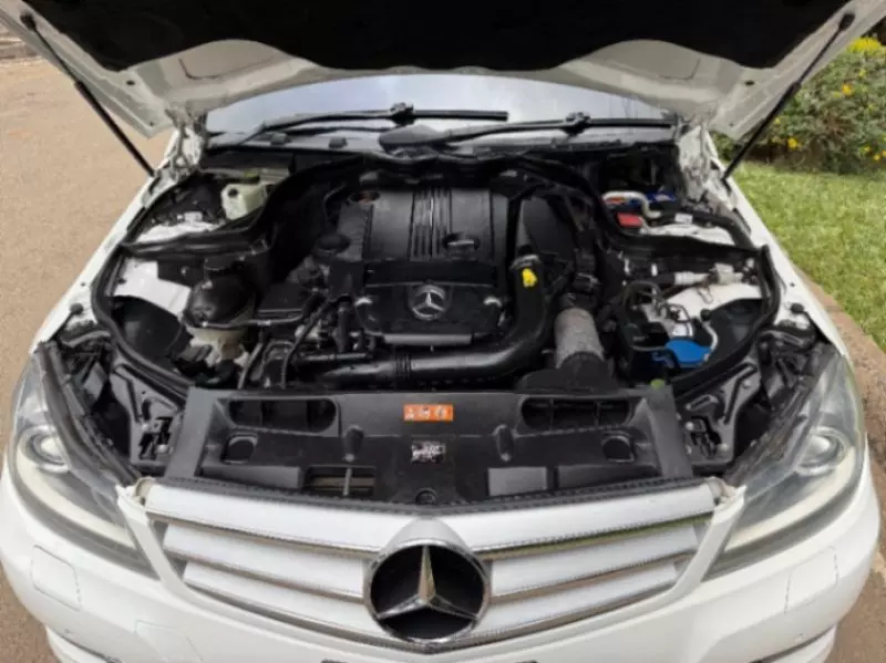 Mercedes-Benz C200   - 2013