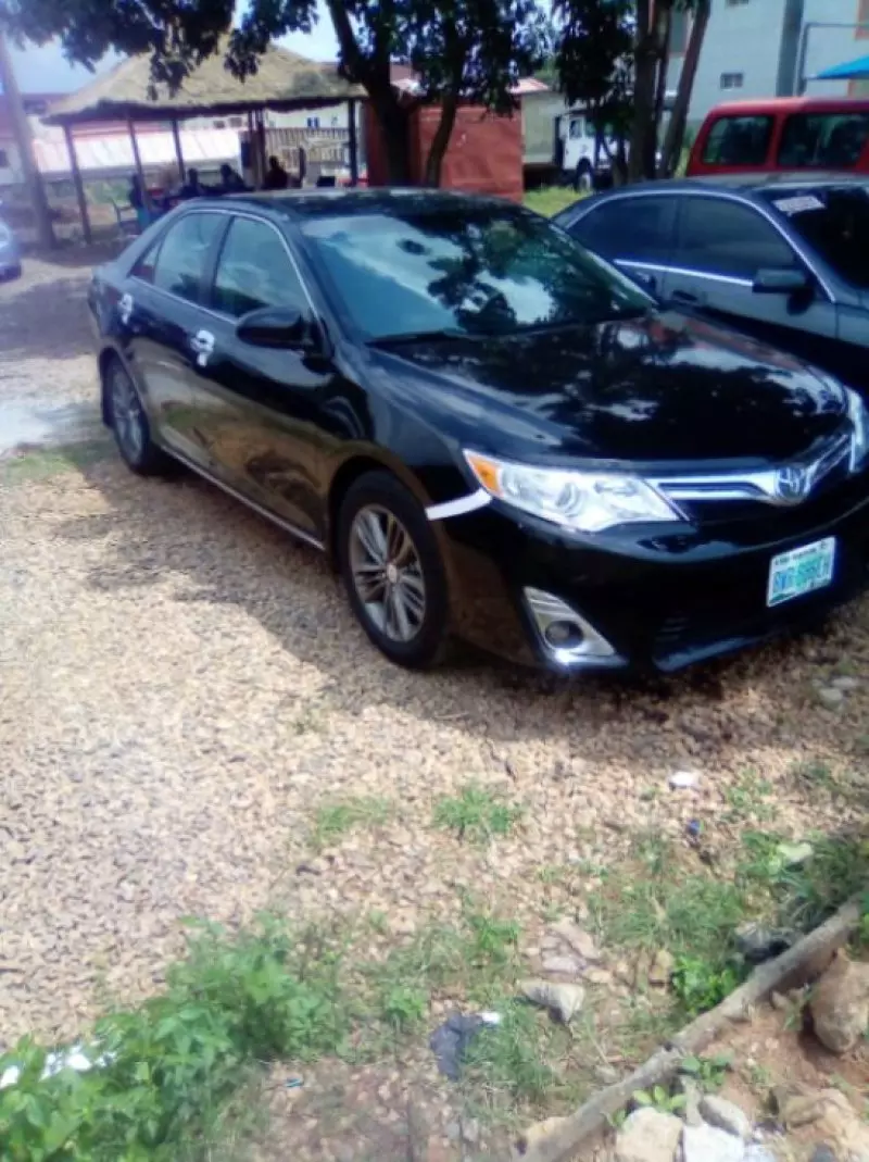 Toyota camry   - 2012