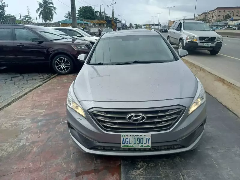Hyundai Sonata   - 2016