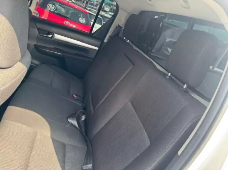 Toyota Hilux   - 2023