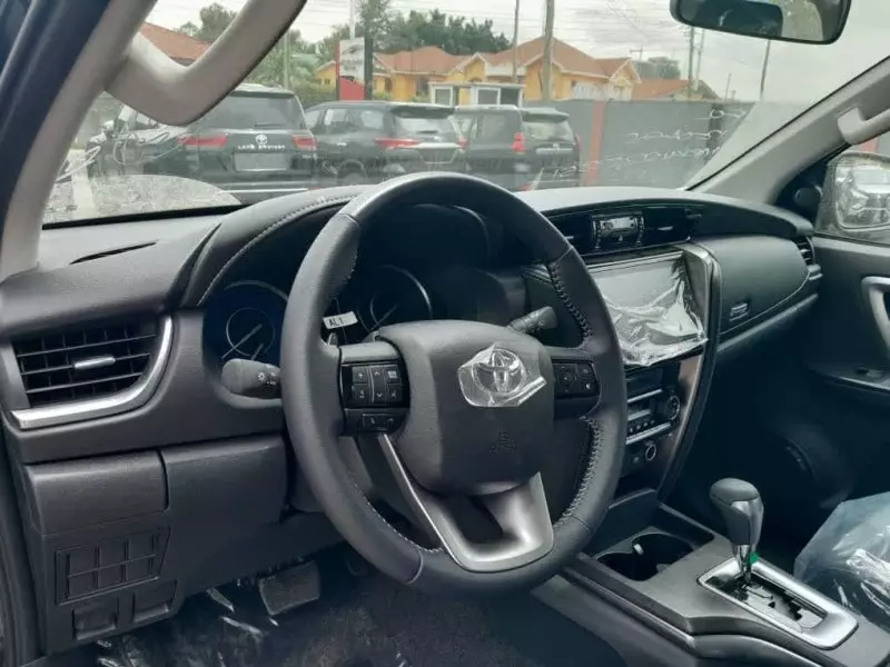 Toyota Fortuner   - 2025