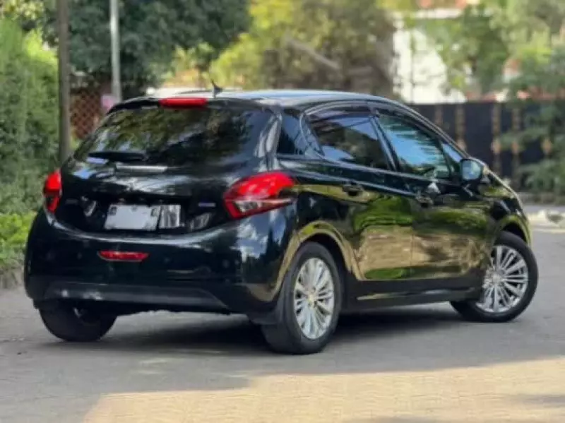 Peugeot 208   - 2018