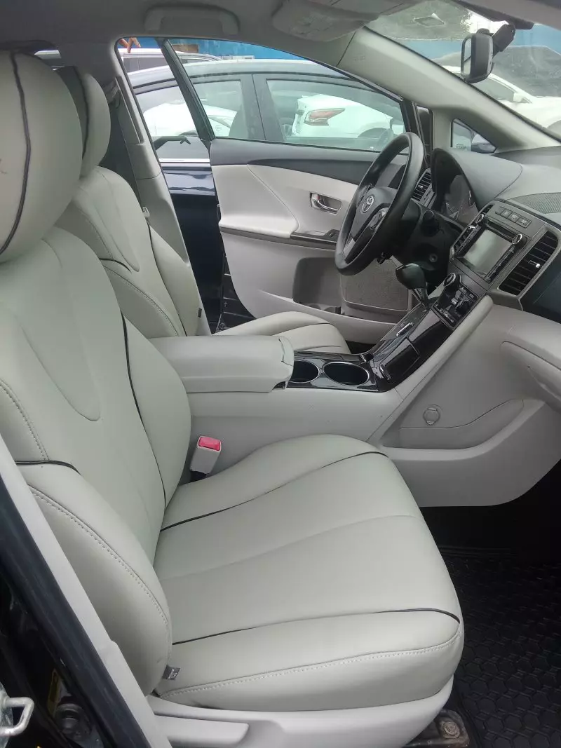 Toyota Venza   - 2014