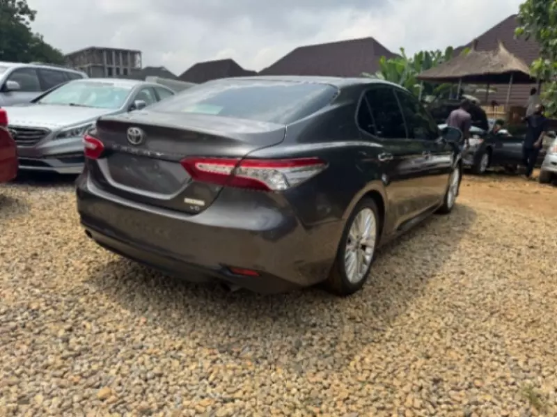 Toyota Camry   - 2018