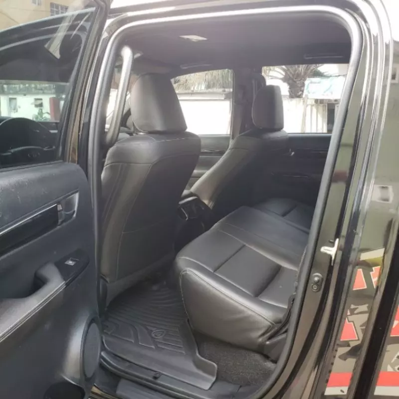 Toyota Hilux   - 2024