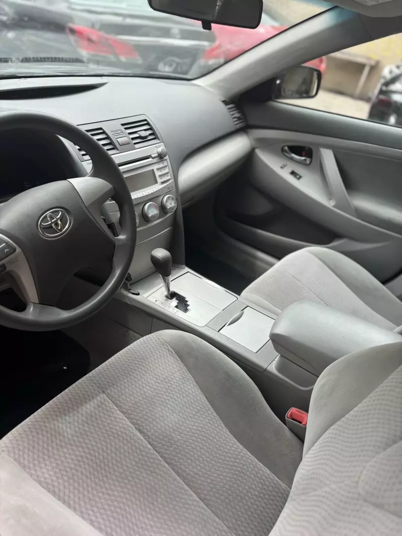 Toyota Camry   - 2011