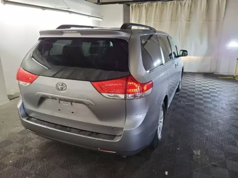Toyota Sienna   - 2012