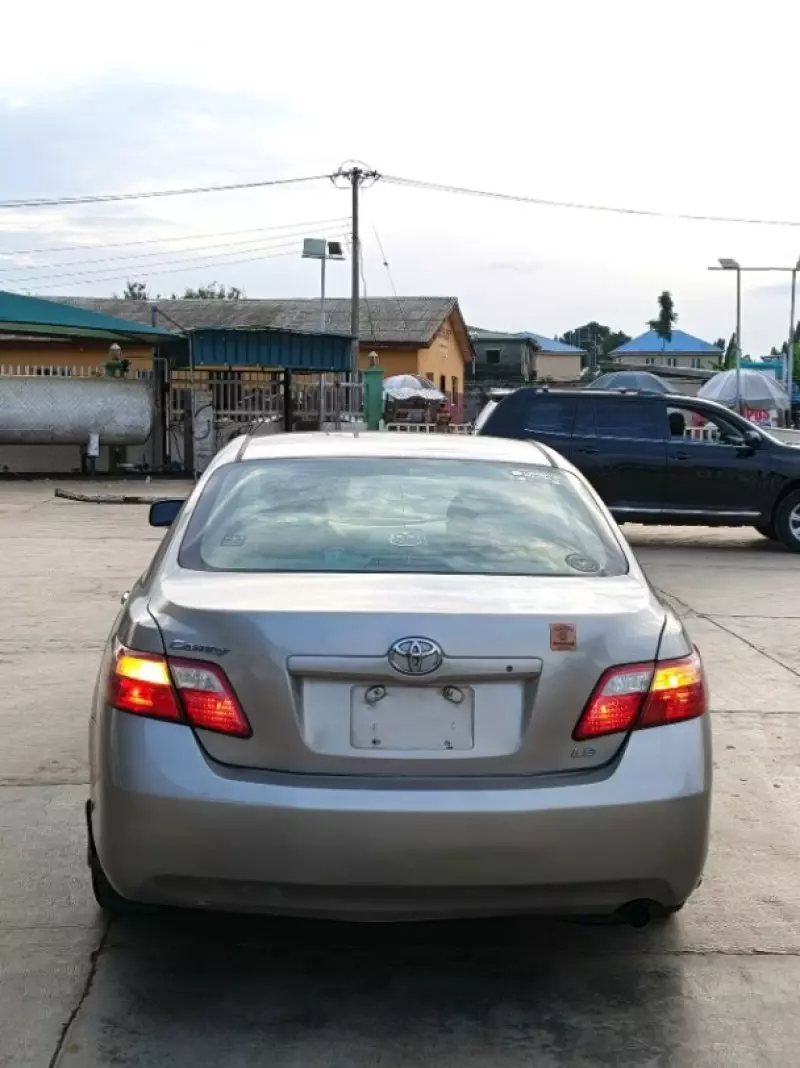 Toyota Camry   - 2007