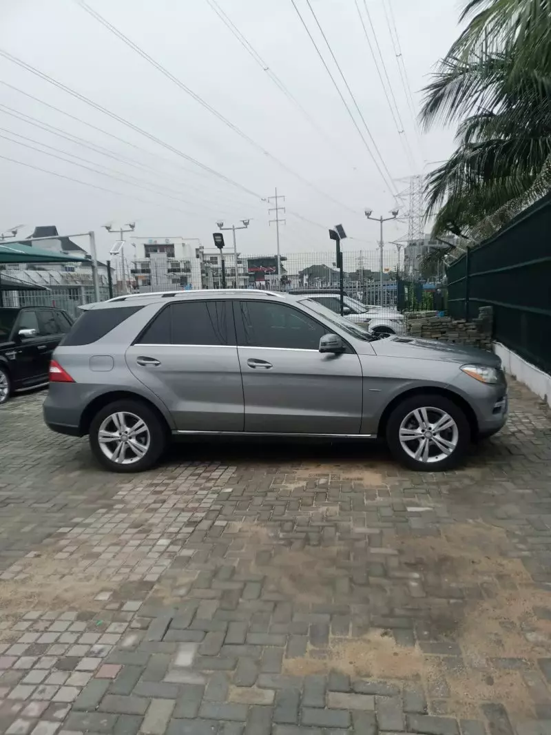 Mercedes-Benz ML 350   - 2012