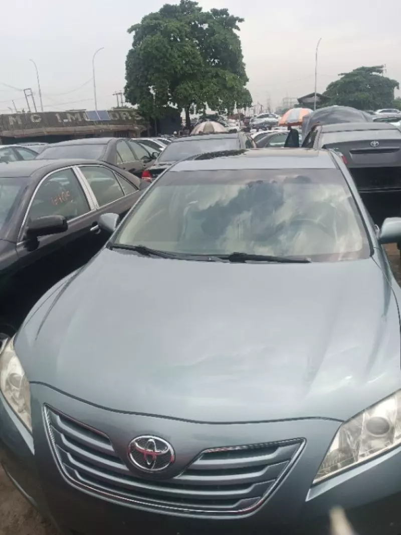 Toyota Camry   - 2008