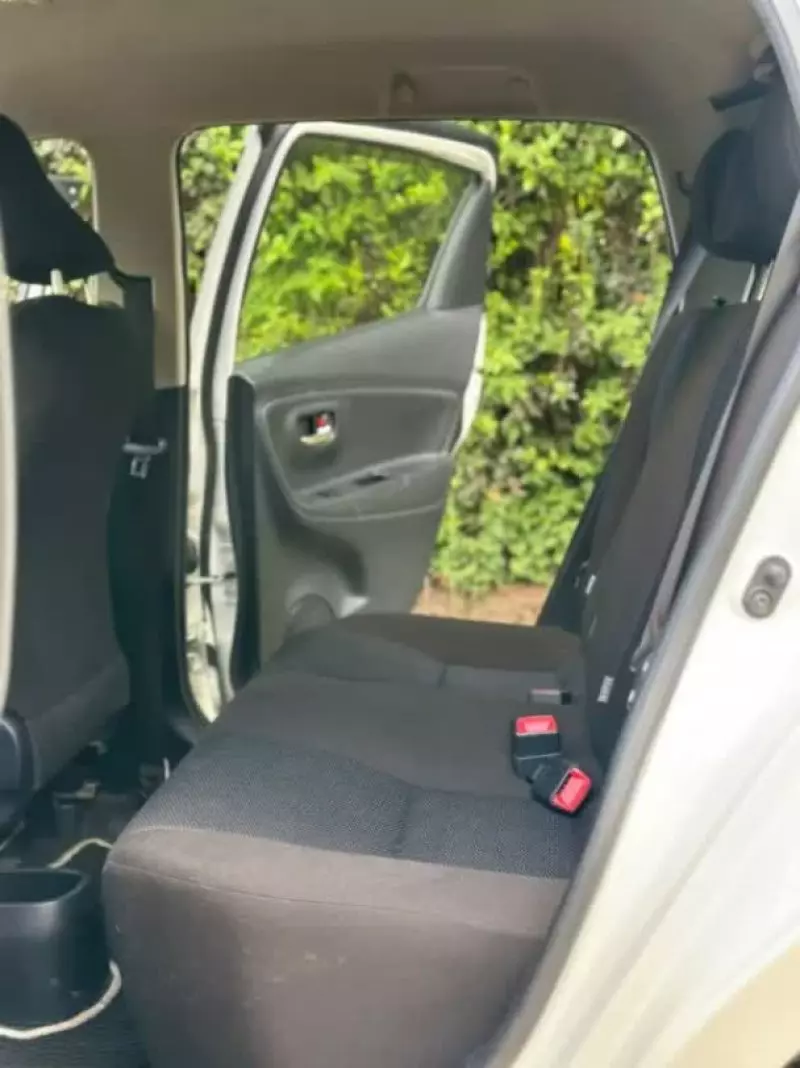 Toyota Vitz   - 2017