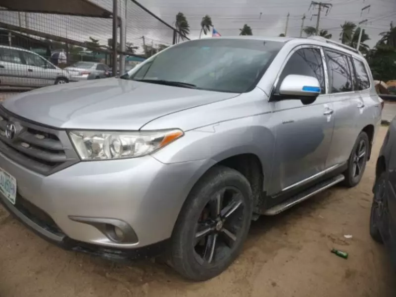 Toyota Highlander   - 2010